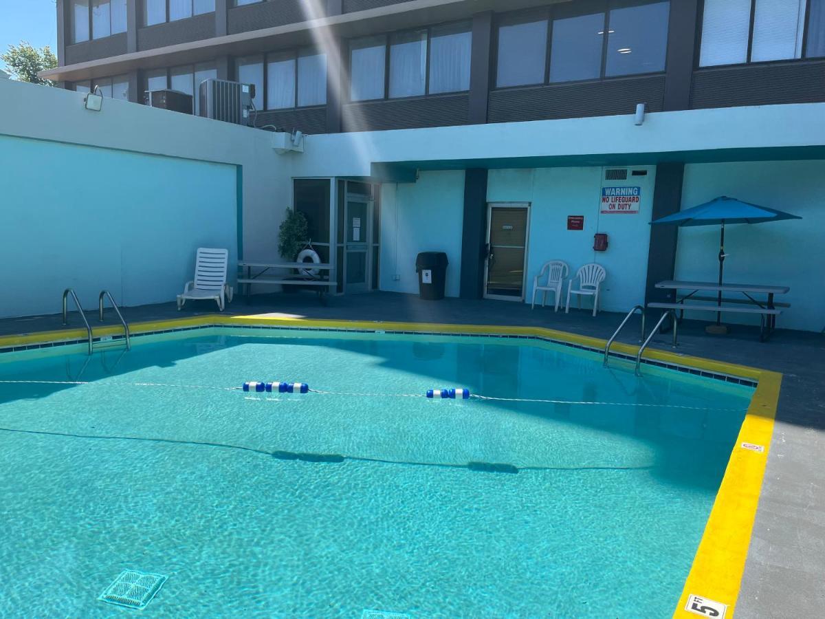 Quality Inn & Suites Cincinnati Extérieur photo